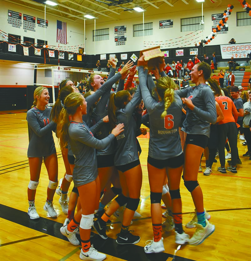 Nearly a baker’s dozen Copper Spike stays in Houghton News, Sports